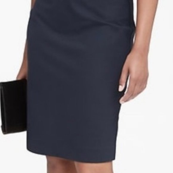 Banana Republic Ponte Flutter Sleeve Dress. Navy. Size 4. - Picture 2 of 5